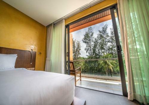 Hotel Coriacea Beachfront Boutique Phuket Resort - Sha Plus