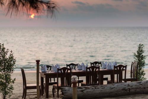 Hotel Coriacea Beachfront Boutique Phuket Resort - Sha Plus