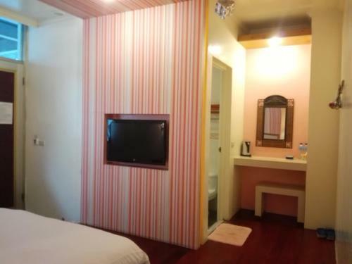Posada Cocos Hot Spring Hotel