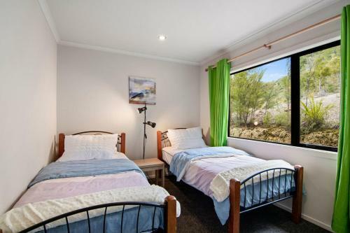 Hillside Hideaway - Kaiteriteri Holiday Home