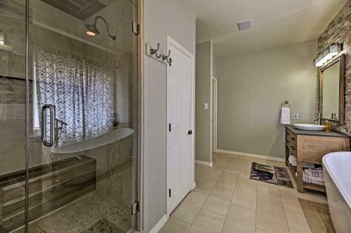 Updated Pinetop Cabin In A Great Location!