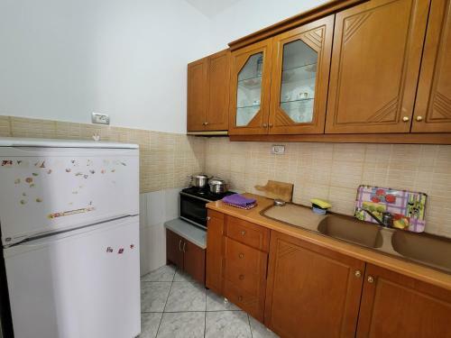 Hostal Guesthouse Shpetim