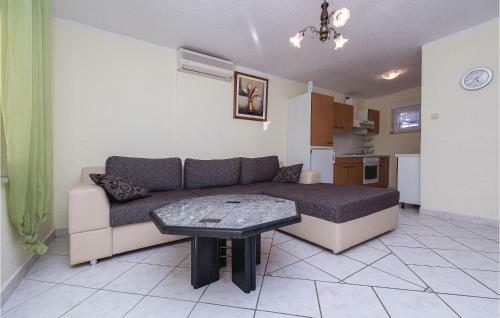 Apartment Vrsi IX