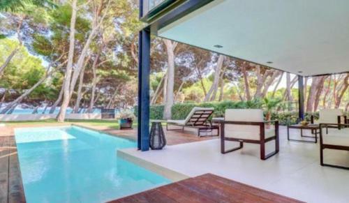 Holidays2mallorca Front Beach Apartment With Private Pool