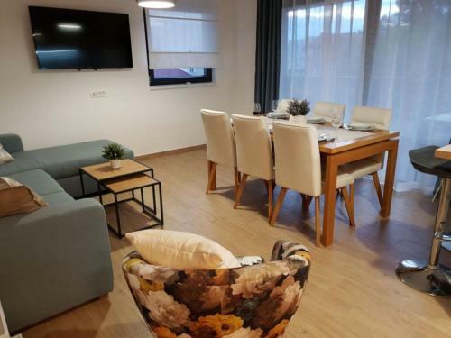 Apartments Villa Esse - Heated Pool & Seaview