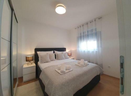 Apartments Villa Esse - Heated Pool & Seaview