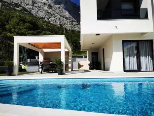 Apartments Villa Esse - Heated Pool & Seaview