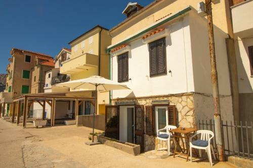 Apartment Hrvoje By The Beach