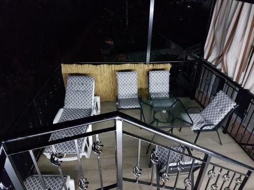 Sunshine Apartment With Private Pool And Parking