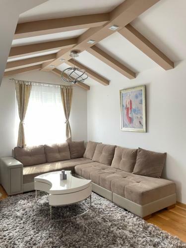 Lux Apartman Milovi?