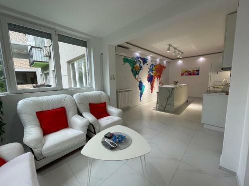Evas Worldmap Apartment