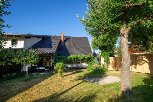 Hostal Zotlar House