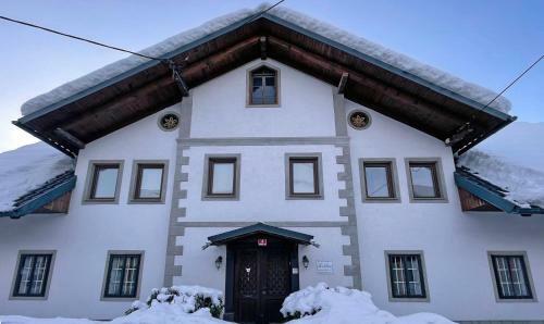 Hostal Zotlar House