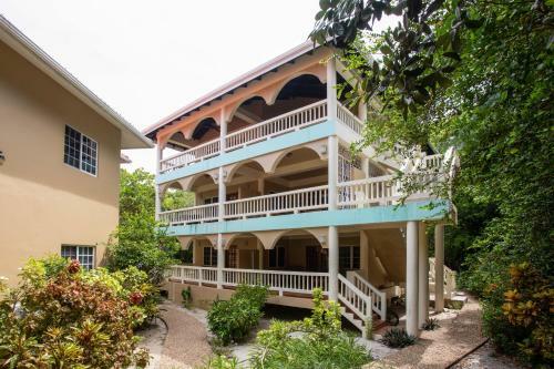 Los Porticos Villas II