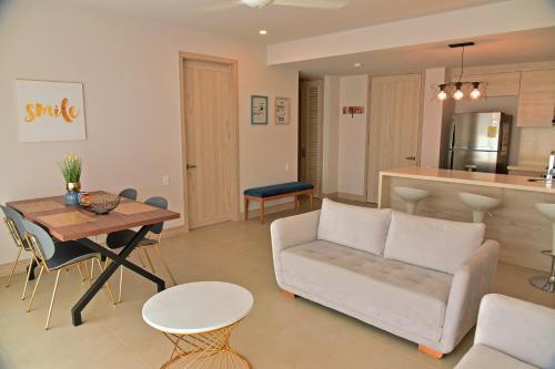 Spacious Apartment In A Modern Condominium W Lovely View