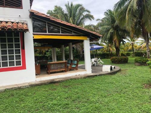 Caba�a de Playa San Jos� Cove�as