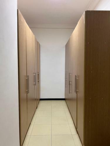 Toms Apartment
