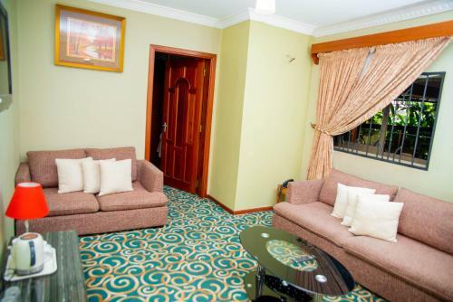 Lush Garden Business Hotel