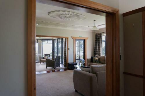 The Bungalow - Coastal Retreat