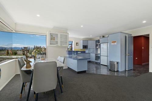 Mountain Majesty - Wanaka Holiday Home