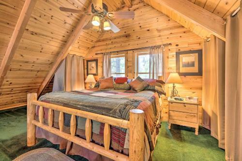 Quiet Pinetop Cabin With Yard Bordering Forest