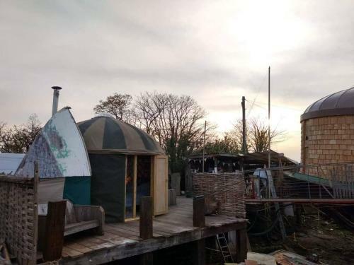 Cosy And Inviting Waterside Luxury Yurt