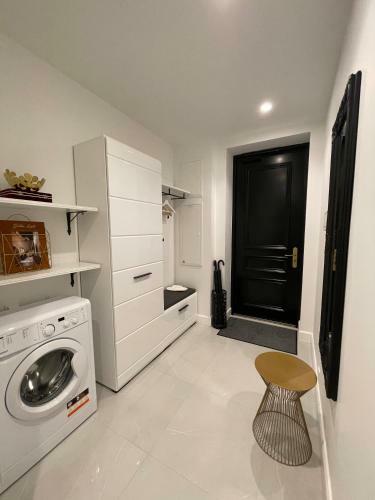 Vh Apartments Reimani