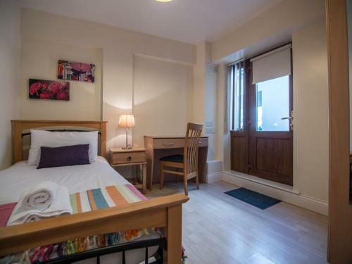 Donegan Court Aparthotel
