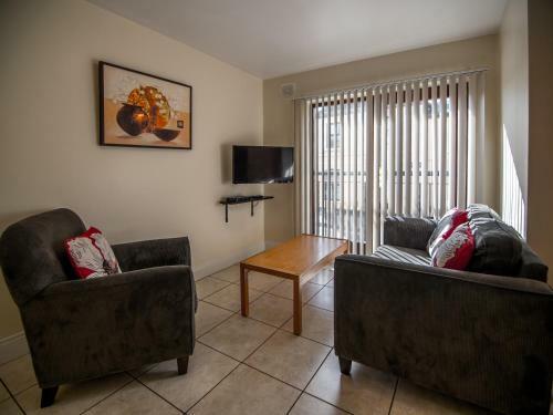 Donegan Court Aparthotel