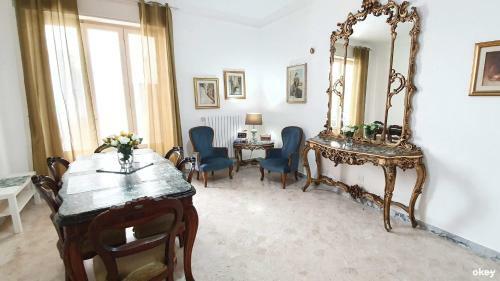 Hostal Apulian Central Apartment - Bari Centro