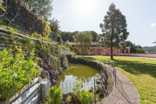 Villa Quinta Encantadora Com Piscina E Espa�os Verdes