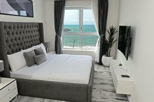 Beachfront Apartment. Best View In Lagos!