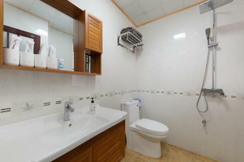 Locals Apartment Inn 04