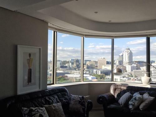 Sandton Skye 3 Bed Exclusive Apartment