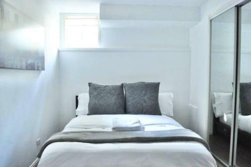 Cozy 1 Bd Suite Centrally Located North Vancouver