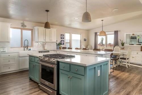 Family Friendly Beach House With Open Living Space