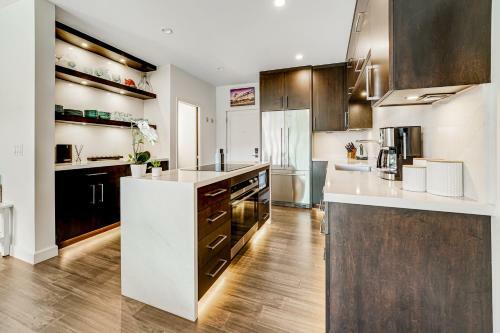 La Costa Modern Condo