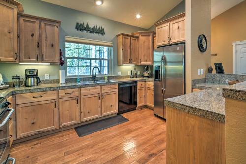Quiet Graeagle Cabin With Yard, Deck And Grill!