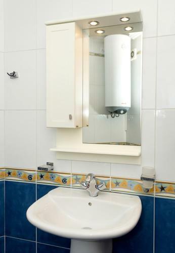 Apartamento Surrounded By Nature In 1-bdr Flat With Balcony