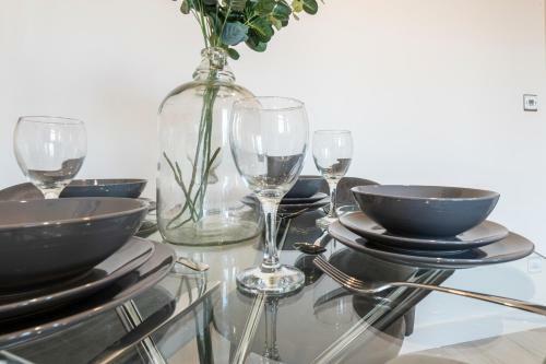 Stylish 2 Bed Apartment Close To City