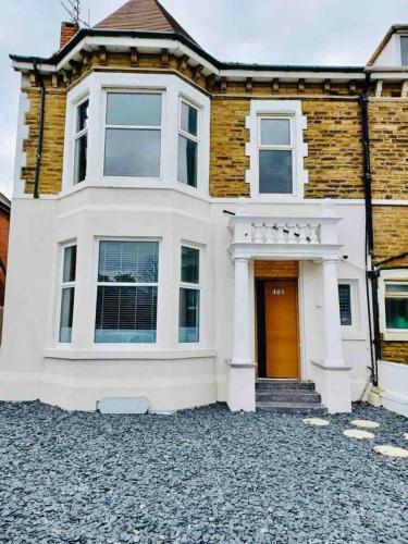 Stunning 1-bed Apartment In Blackpool