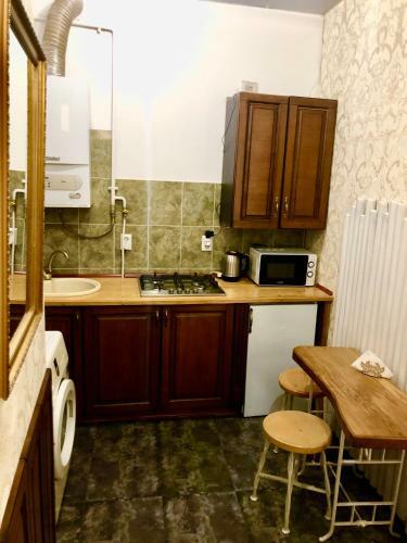 Exclusive Apartment On Square Rynok