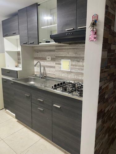 Apartamento Con Piscina Y Parqueadero.