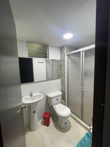 Apartamento Con Piscina Y Parqueadero.