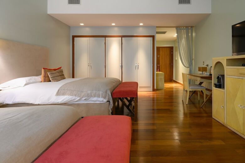 Hotel Hub Porte�o