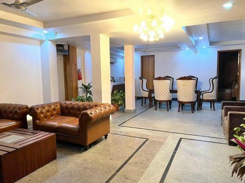 Hostal Very Big Hall For Parties With 02 Double Bad