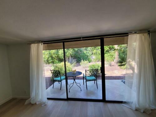 Luxury Private Thunderbird Heights!