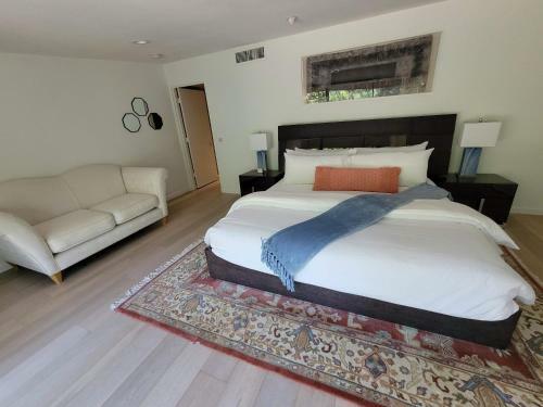 Luxury Private Thunderbird Heights!