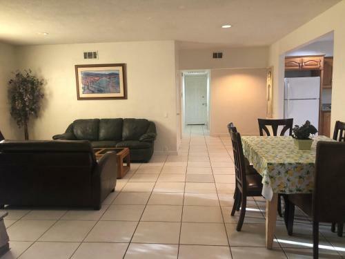 2-bedroom Home In The Valley