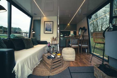 The Floating Cottage Close From Brussels